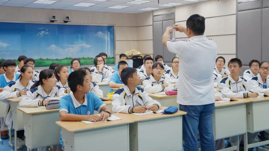 浙江紹興：“四位一體”混合研修，引領教師專業(yè)成長.jpg