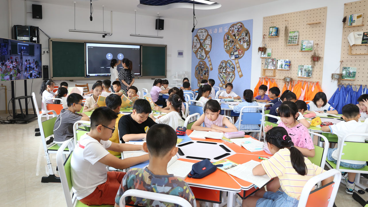 建三個(gè)課堂就選奧威亞,專(zhuān)遞課堂與網(wǎng)絡(luò)研修相結(jié)合，創(chuàng)新“互聯(lián)網(wǎng)+”結(jié)對(duì)幫扶